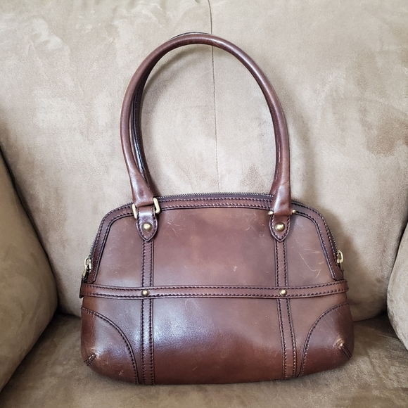 Small Brown Gucci Shoulder Handbag - Picture 2 of 12